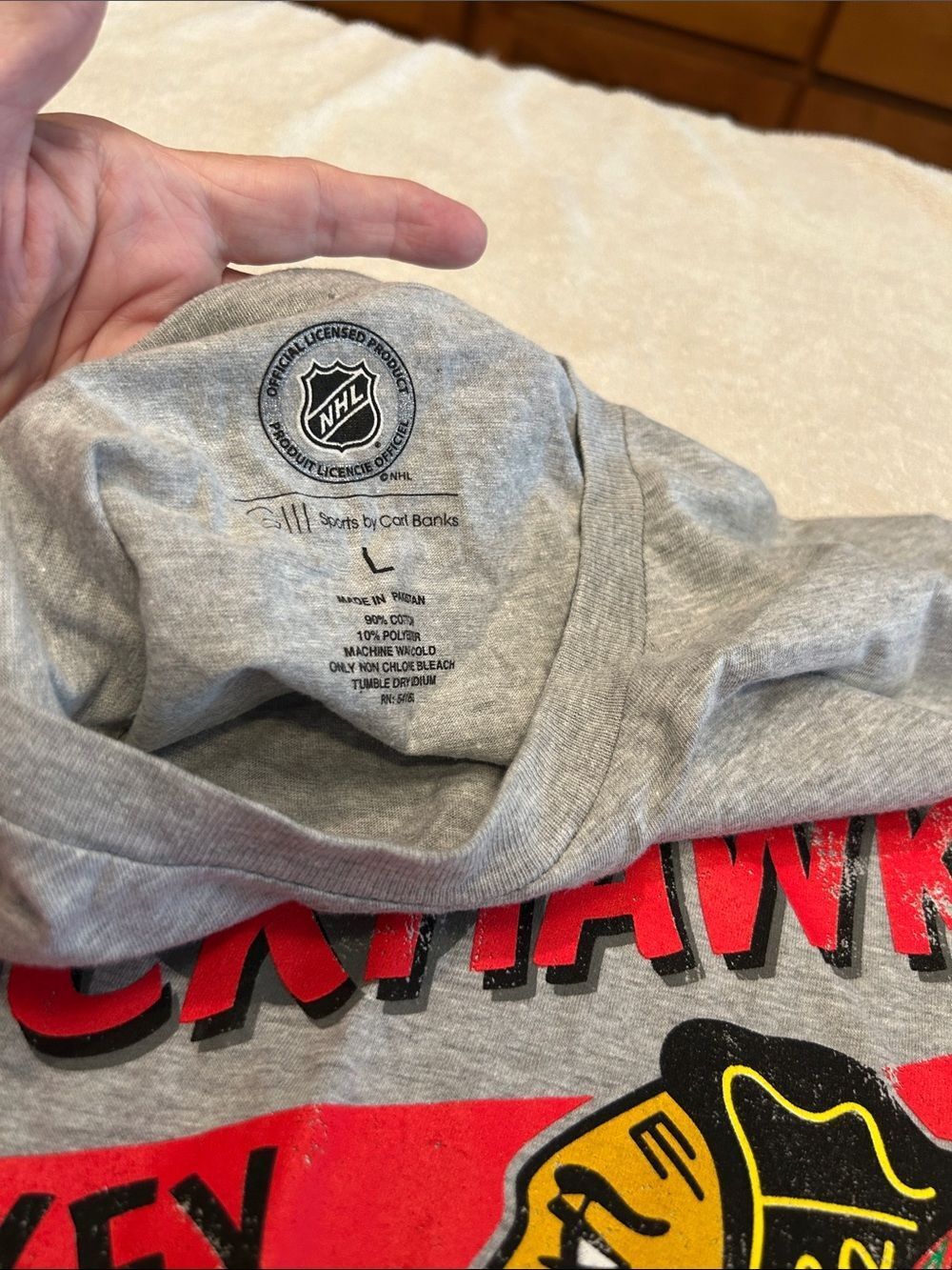 NHL Gray Blackhawks Graphic Short Sleeve Tee with Red Accents - Picture 6 of 6
